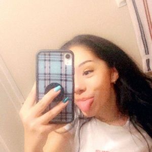 Meet your Posher, Kayla